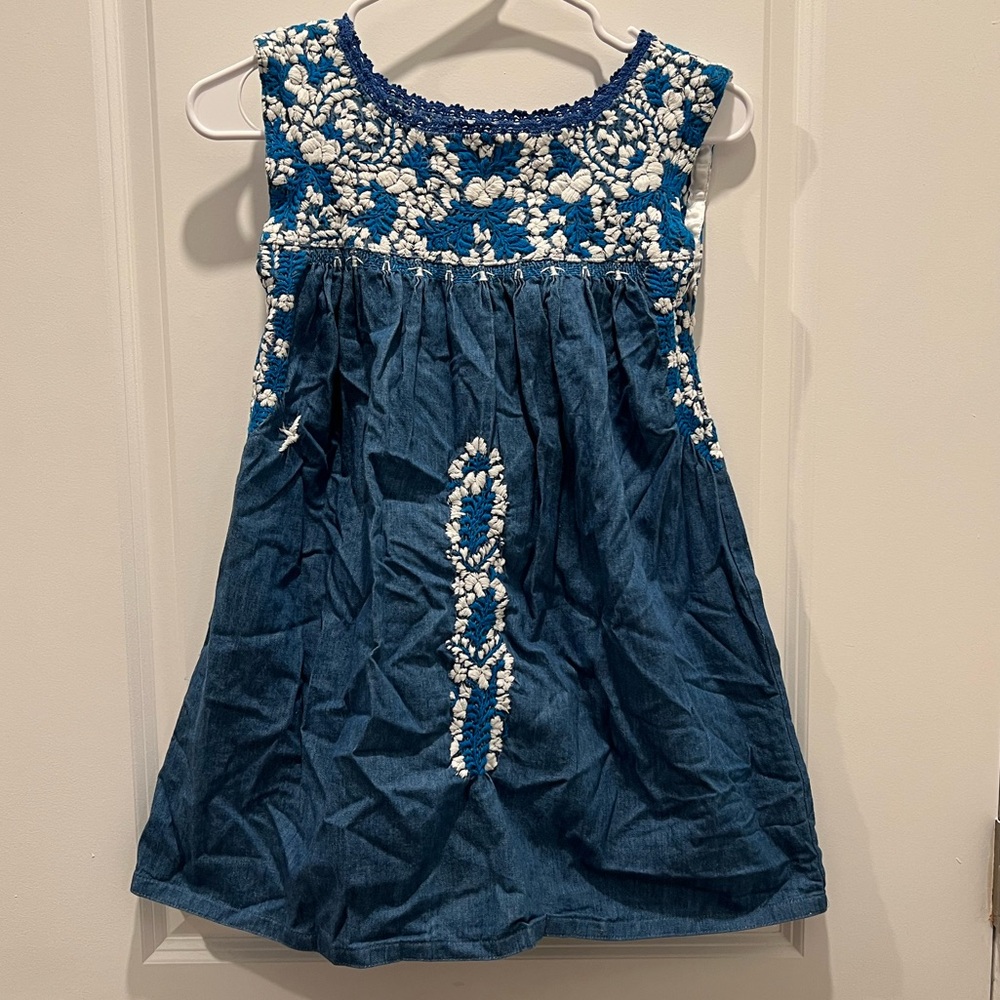 Mi Golondrina Embroidered Top